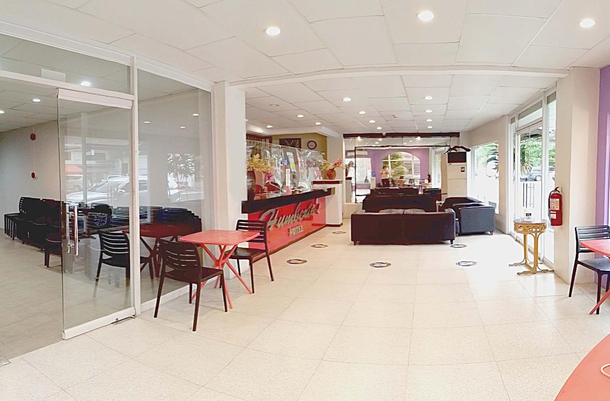 The Humbertos Hotel Davao Exterior photo